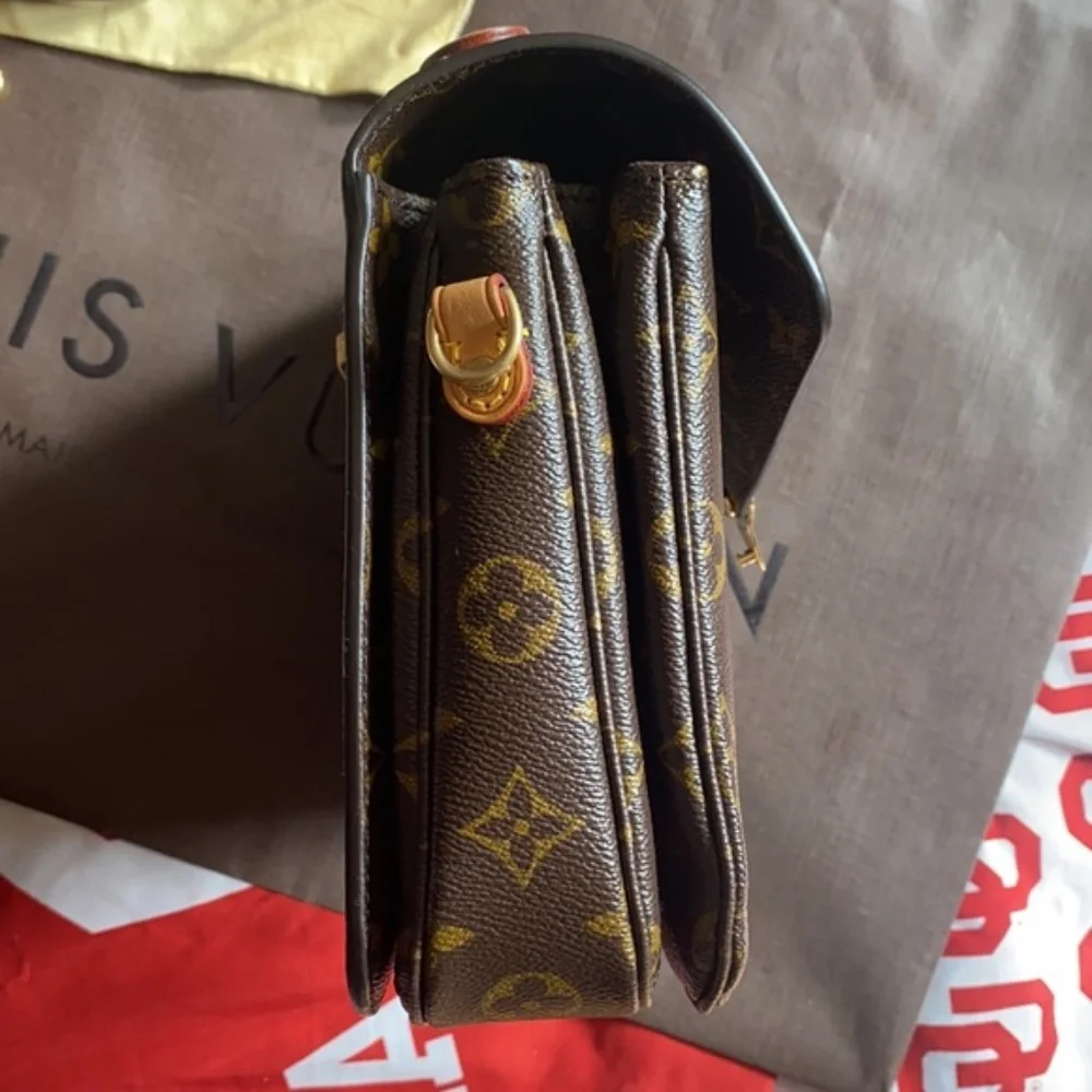 Authentic Louis Vuitton Pochette Metis handbag